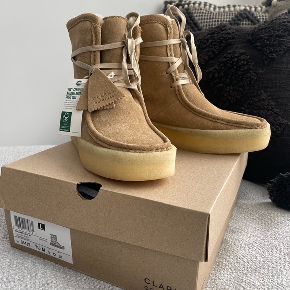 CLARKS - WALLABEECUP HI. Light tan suede. NWT. US: 7 1/2 M. EU: 38 - Picture 4 of 8